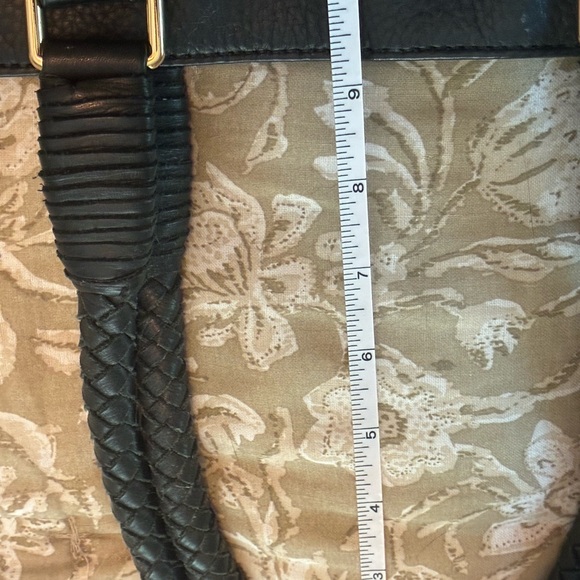 “margot” Elegant Black Leather Tote Bag - Picture 2 of 10